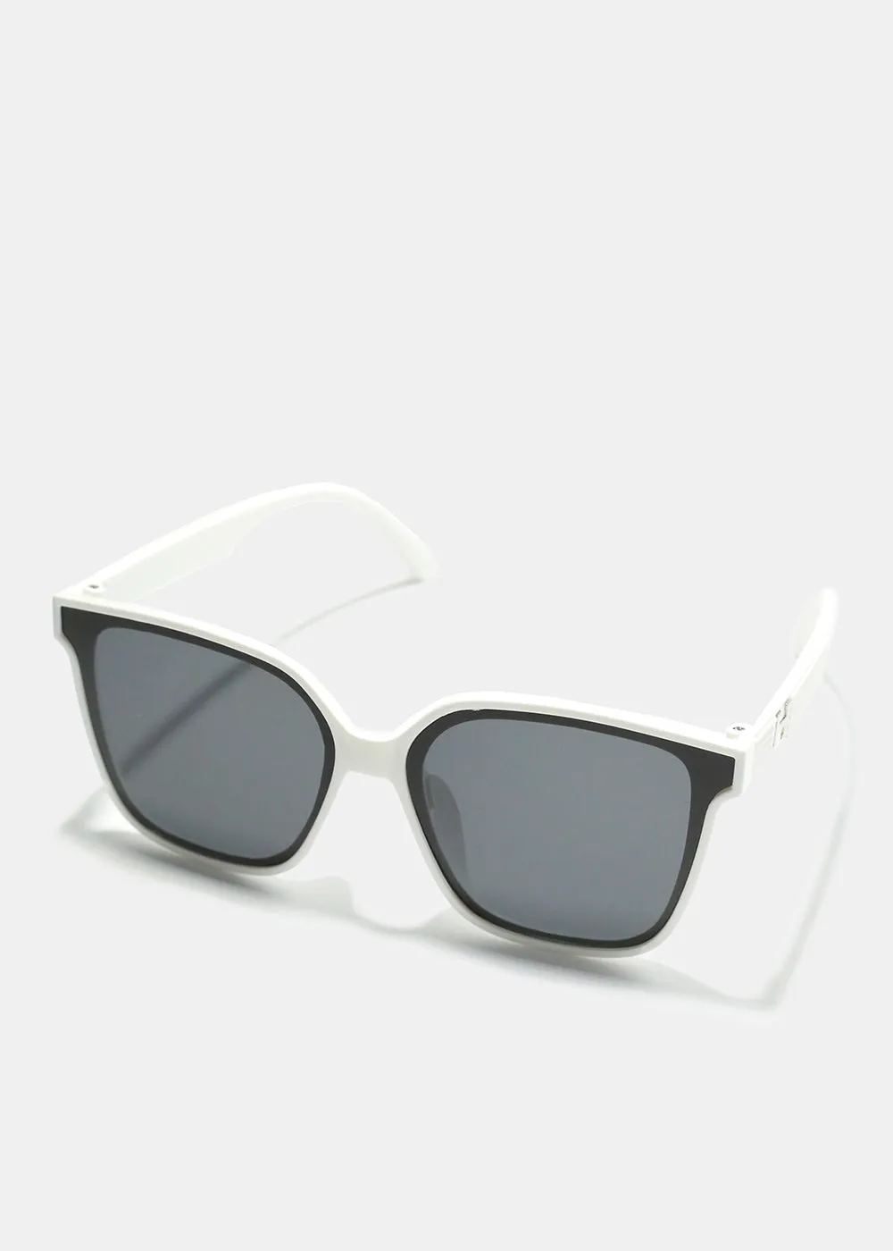 A  Classic Square Sunglasses