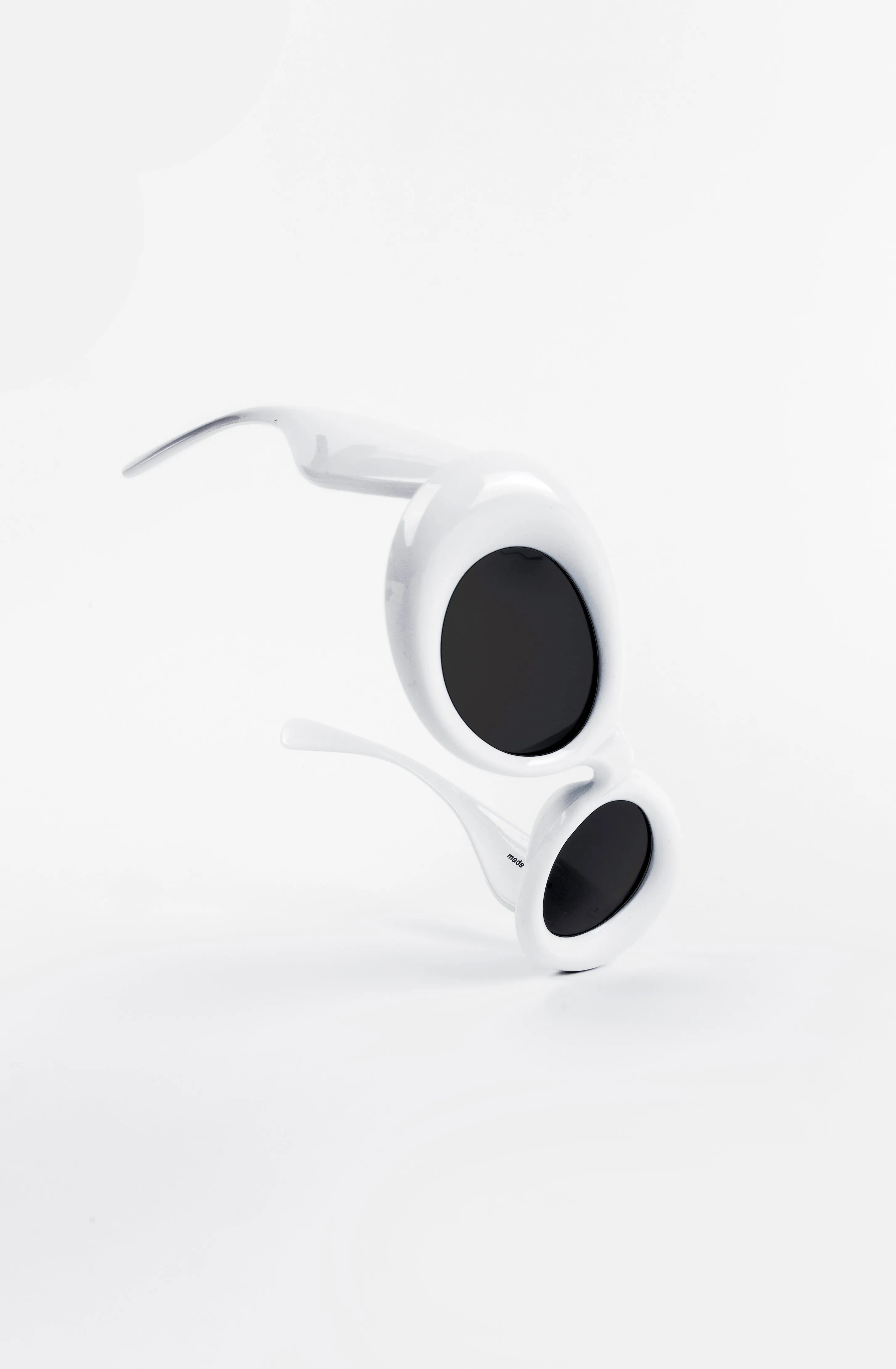 Nevermind Puff Sunglasses in White