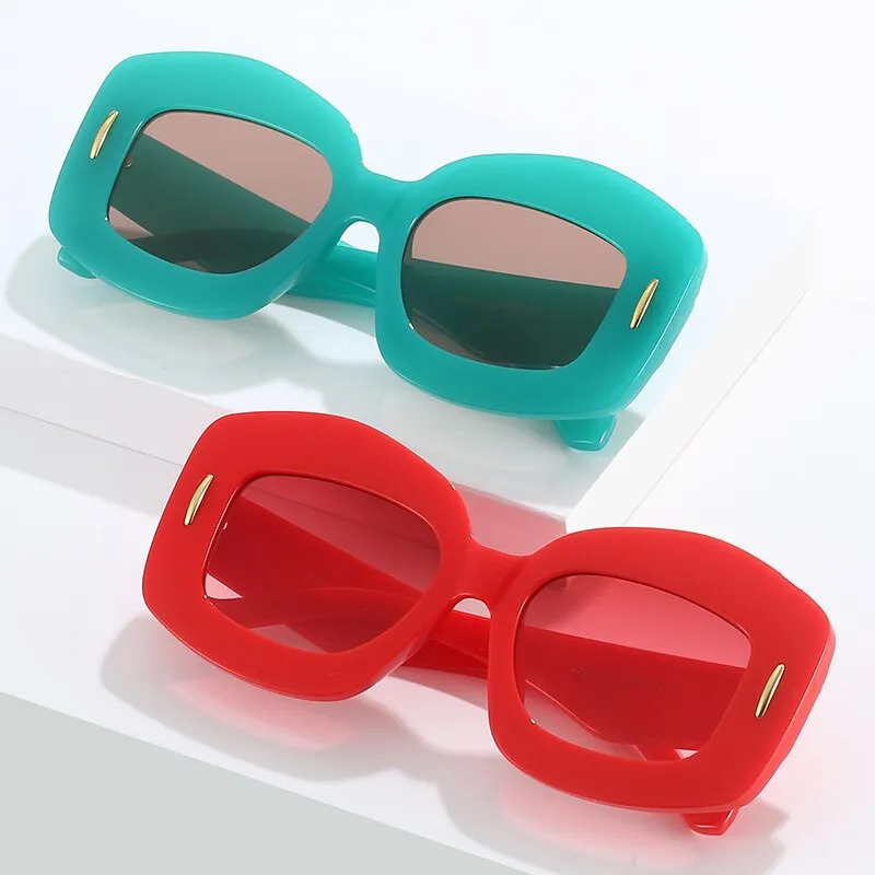 Pre Order: Retro Chic Bold Oversized Sunglasses